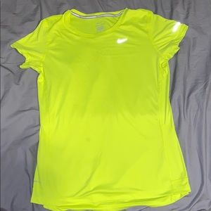 Selling nike t-shirt